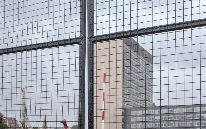 The Coincidence Project: 53 Photos That Will Make You Look Twice