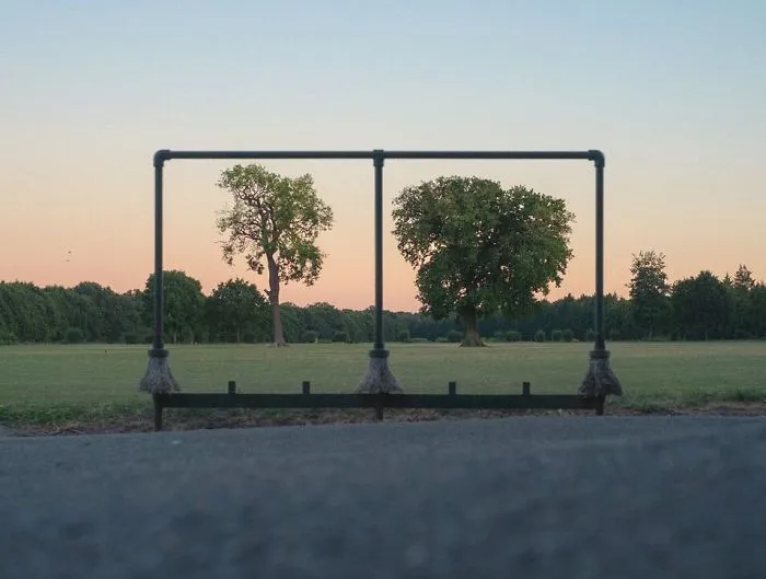 The Coincidence Project: 53 Photos That Will Make You Look Twice