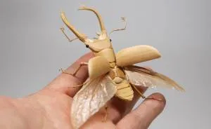Japanese Artist Creates Incredibly Intricate Life-Size Insects From Bamboo, And The Result Will Impress You