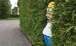Someone Is ‘Vandalising’ Streets With Pixel Art, And The Result Is Awesome