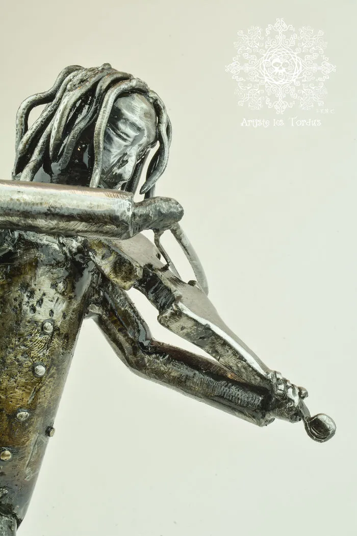 The Violonist By Artiste Les Tordus S.e.n.c.