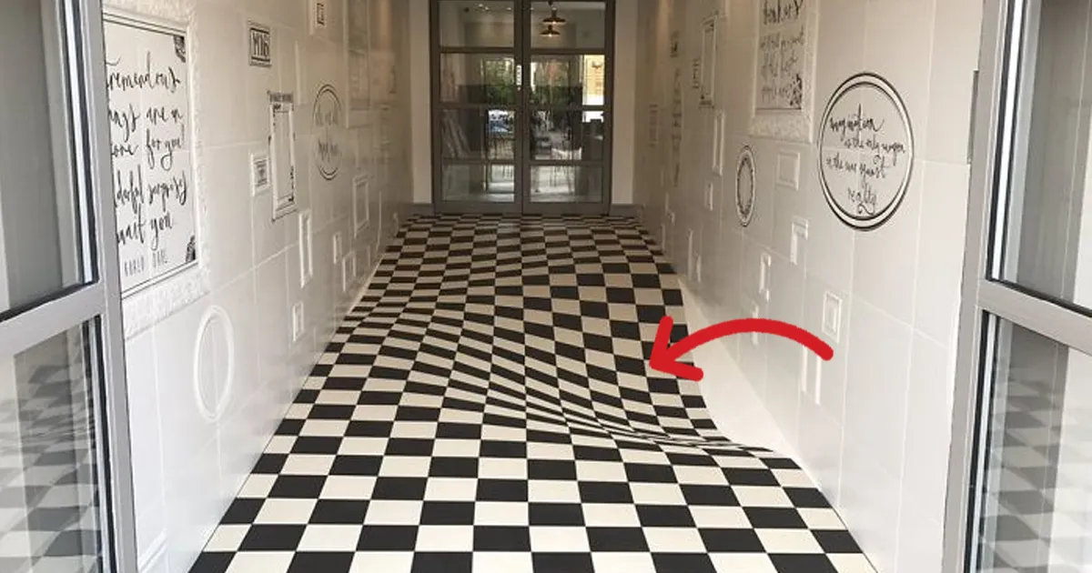 Esta compañía instaló un suelo especial en el pasillo para que la gente dejara de correr por él