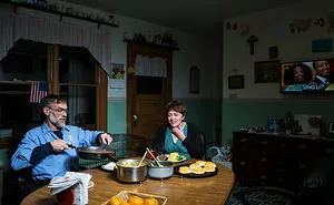 Photographer Shows How Different Dinnertime Looks Across The USA