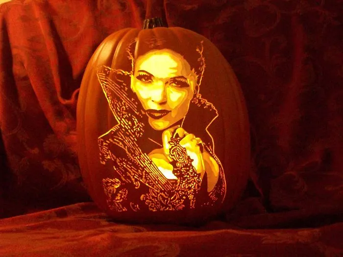 Artist Carves Portraits Of Famous Pop Culture Characters And The Result Is Incredible