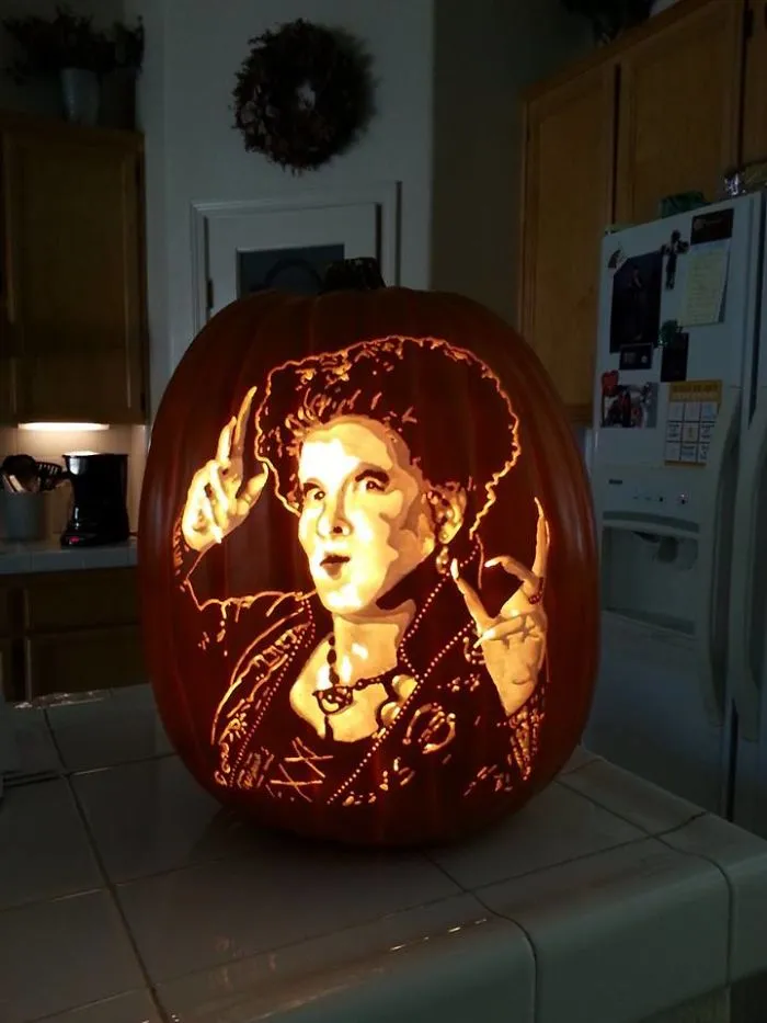 Artist Carves Portraits Of Famous Pop Culture Characters And The Result Is Incredible
