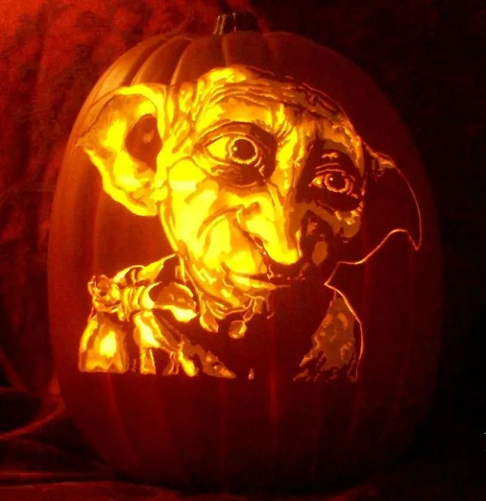 Artist Carves Portraits Of Famous Pop Culture Characters And The Result Is Incredible