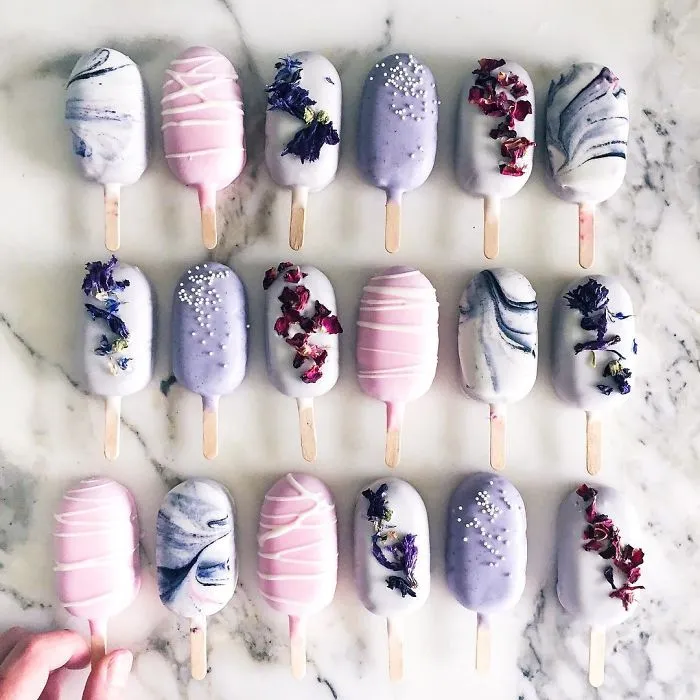 I'm A Self-Taught Baker Who Makes Cake Popsicles From Leftover Cake Scraps