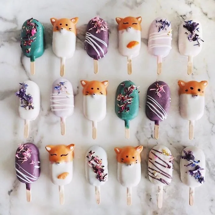 I'm A Self-Taught Baker Who Makes Cake Popsicles From Leftover Cake Scraps