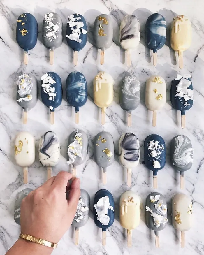 I'm A Self-Taught Baker Who Makes Cake Popsicles From Leftover Cake Scraps