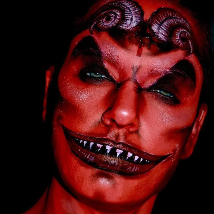 Makeup Artist Turns Herself Into Monsters From Your Most Terrifying Nightmares