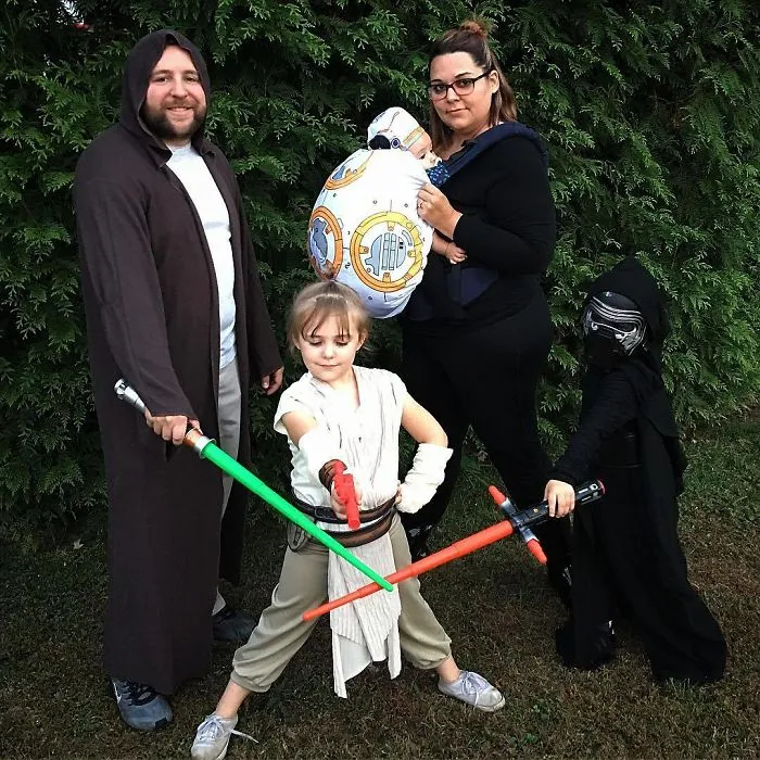 Rae, Kylo Ren And Mommy Wearing BB8