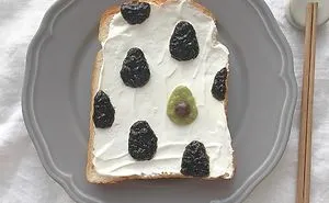 Woman Turns Her Boring Breakfast Toast Into Art