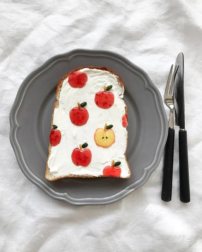 Woman Turns Her Boring Breakfast Toast Into Art