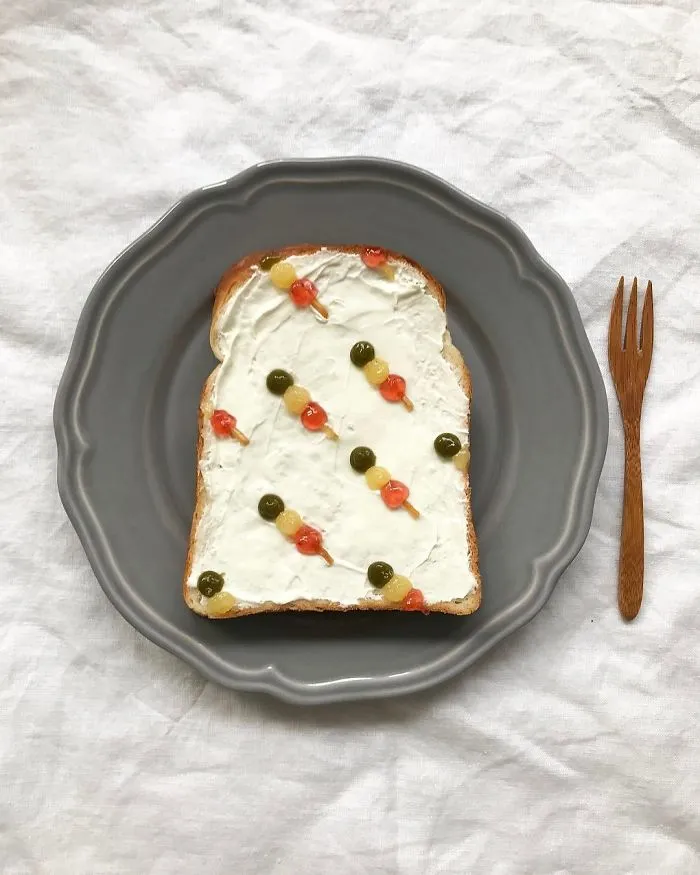 Woman Turns Her Boring Breakfast Toast Into Art
