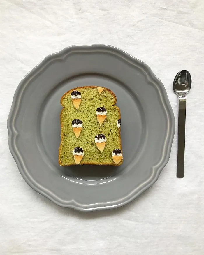 Woman Turns Her Boring Breakfast Toast Into Art
