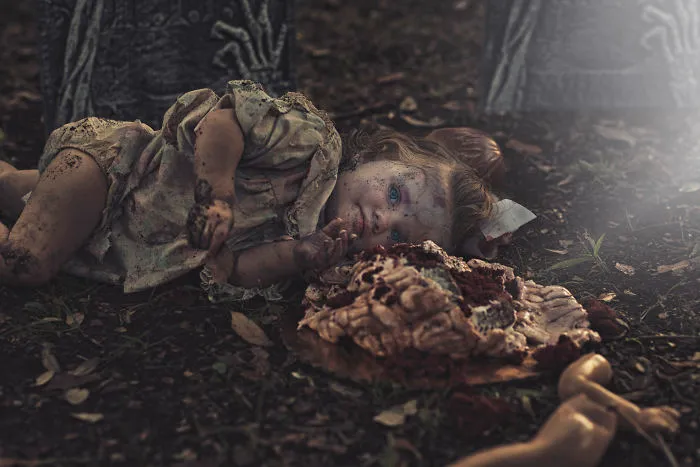 This American Photographer Specializes In Photographing Kids In Costume For Halloween, And It's Seriously Spooky