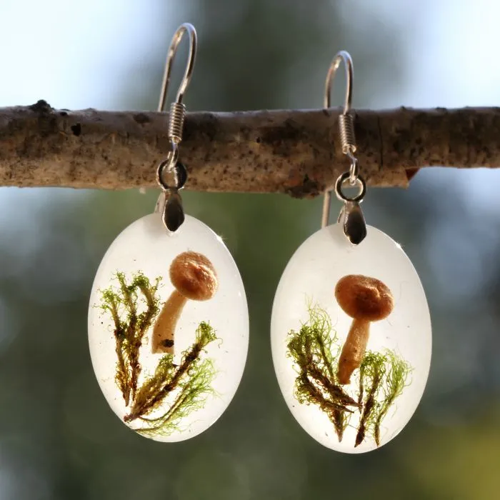 I Capture The Beauty Of Woodlands And Meadows In Resin Jewelry