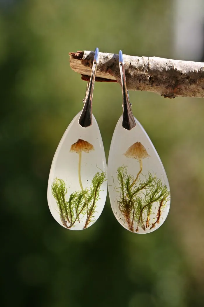 I Capture The Beauty Of Woodlands And Meadows In Resin Jewelry