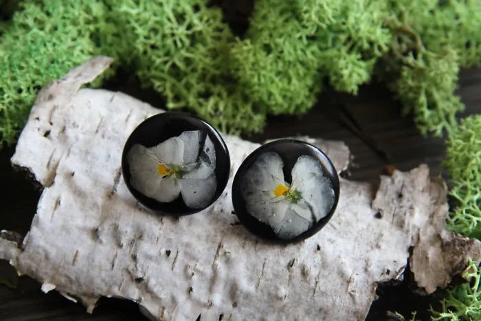 I Capture The Beauty Of Woodlands And Meadows In Resin Jewelry