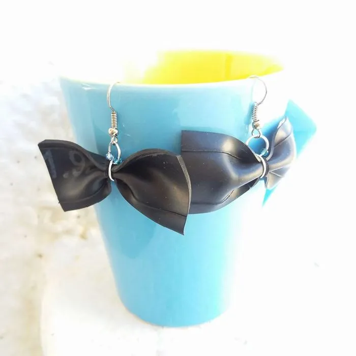 I Make Jewelry And Accessories Out Of Upcycled Bike And Car Inner Tubes