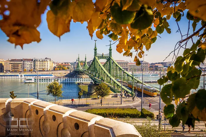 I Capture Places In Budapest During Autumn And The Result Is An Amazing "Game Of Tones"