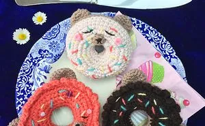 I Crochet Cute Animals To Help Pay For University