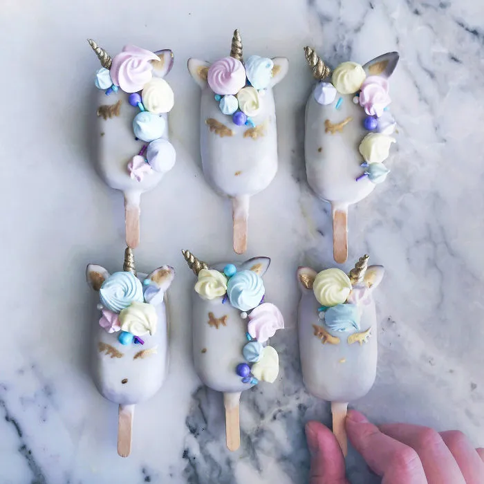I'm A Self-Taught Baker Who Makes Cake Popsicles From Leftover Cake Scraps