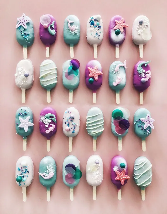 I'm A Self-Taught Baker Who Makes Cake Popsicles From Leftover Cake Scraps