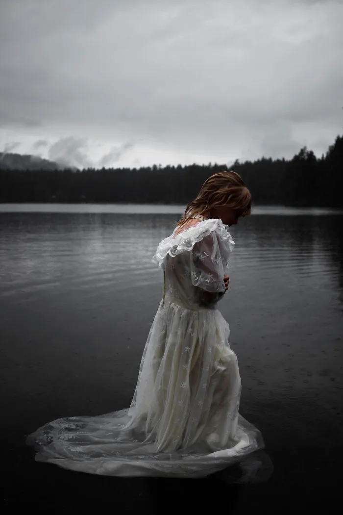 I Take My Kids Halloween To The Next Level With Eerie Photo Shoots