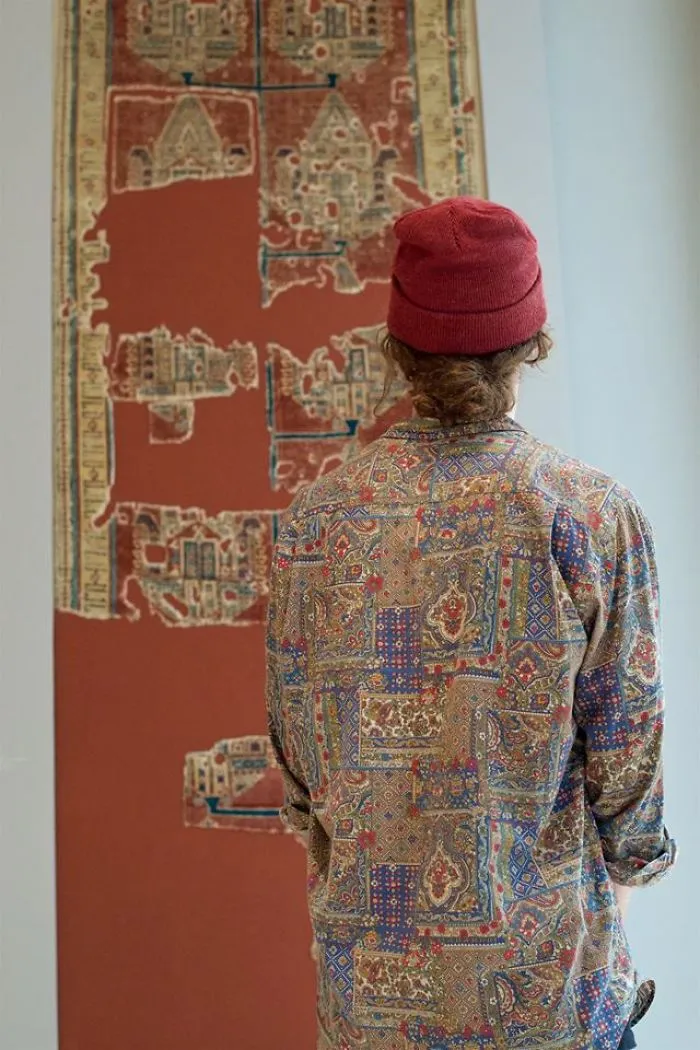 Este fotógrafo pasó una eternidad en museos esperando que aparecieran visitantes a juego con las obras de arte, y la espera mereció la pena
