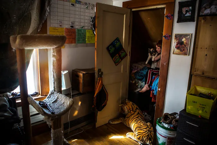 26 Photos Of Americans In Their Bedrooms Let Us Take A Glimpse Into Their Private Lives