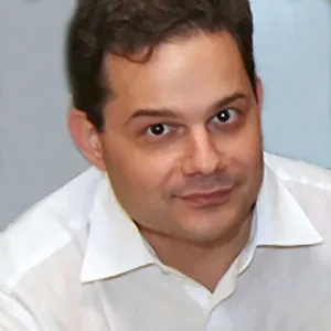 Yannis Larios