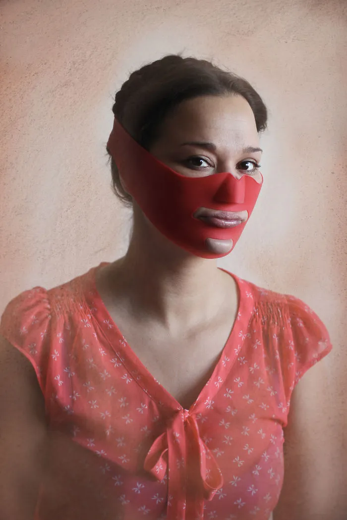 Cinta de estiramiento facial (con tacos en su interior)