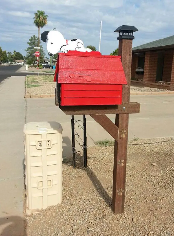 Mi madre adora a Snoopy, así que su novio le ha construido esta sorpresa