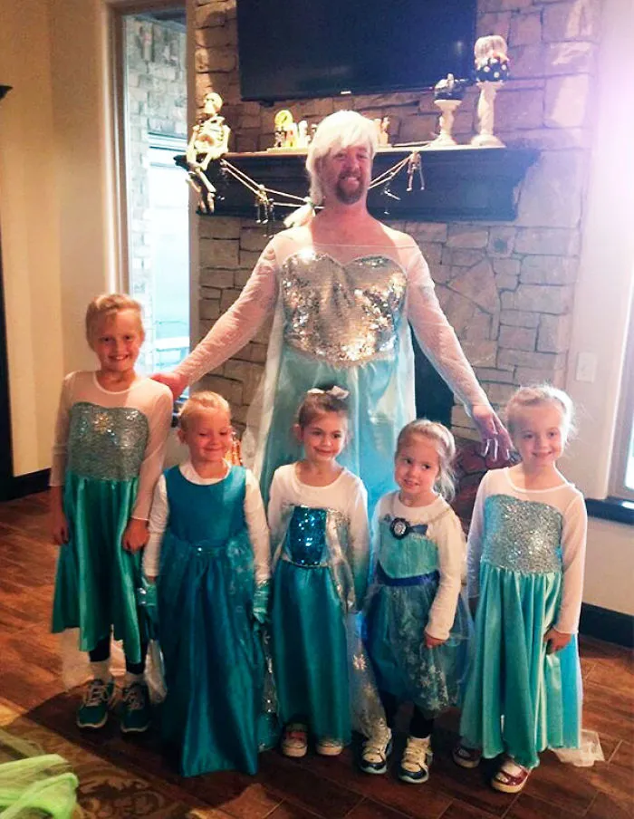 Padre con todas sus hijas