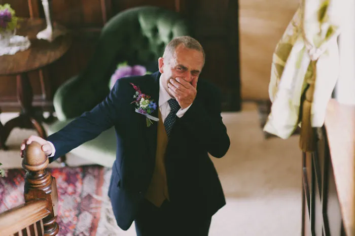 179 Times Fathers Couldn't Hold Back Their Emotions After Seeing Daughters In Wedding Dresses For The First Time