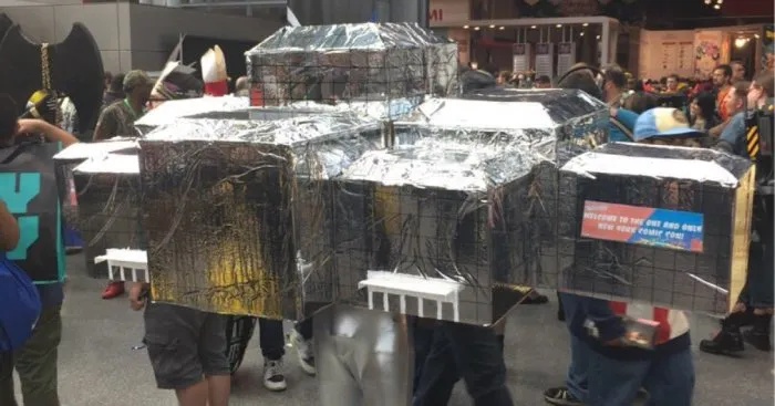 Everyone Is Freaking Out Over This Person Who Dressed Up At The New York Comic Con And You Have To See Why