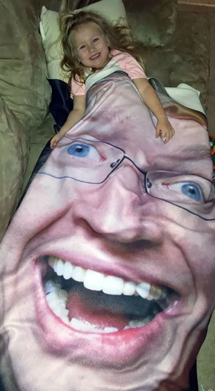 Manta con mi cara para mi sobrina, creo que le gusta