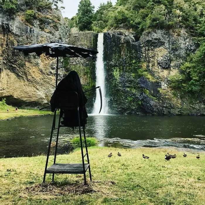 La cuenta de Instagram de la Muerte en la playa es oro puro