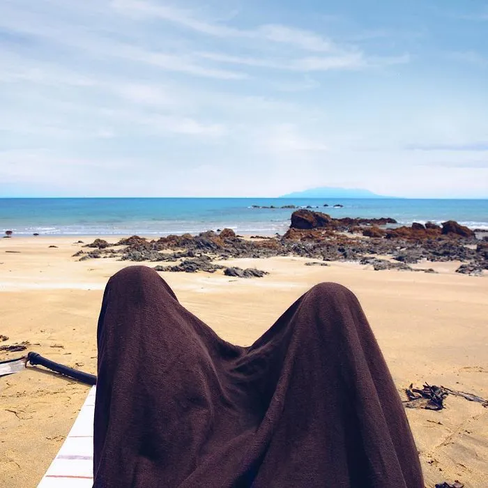 La cuenta de Instagram de la Muerte en la playa es oro puro