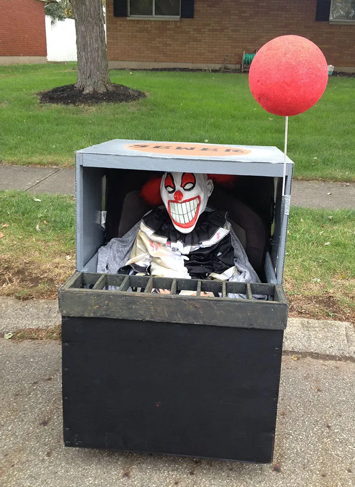 Turned My 7-Year-Old's Wheelchair Into "It" Costume
