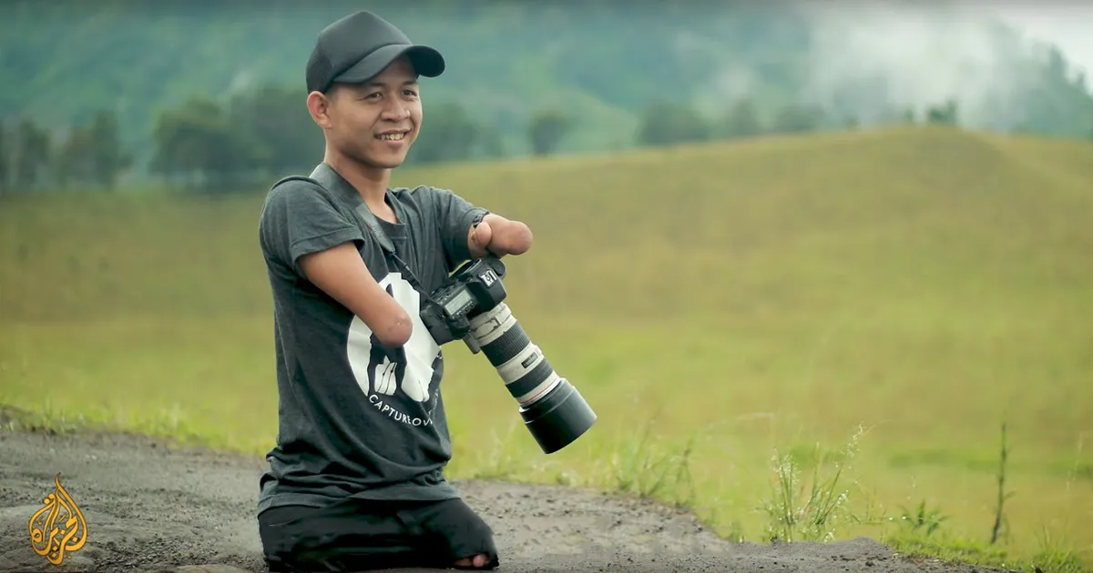 Este hombre que nació sin manos ni piernas se convierte en fotógrafo profesional, y sus fotos hablan por sí mismas