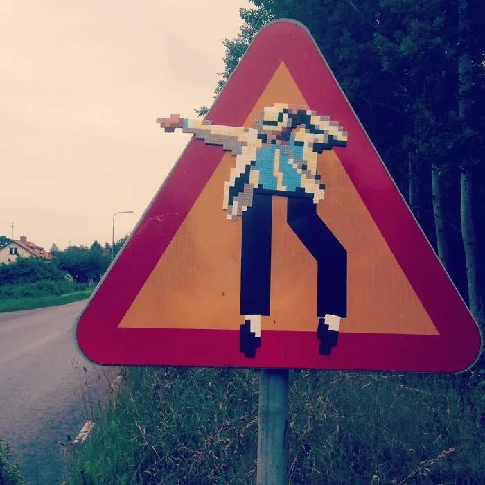 Someone Is ‘Vandalising’ Streets With Pixel Art, And The Result Is Awesome