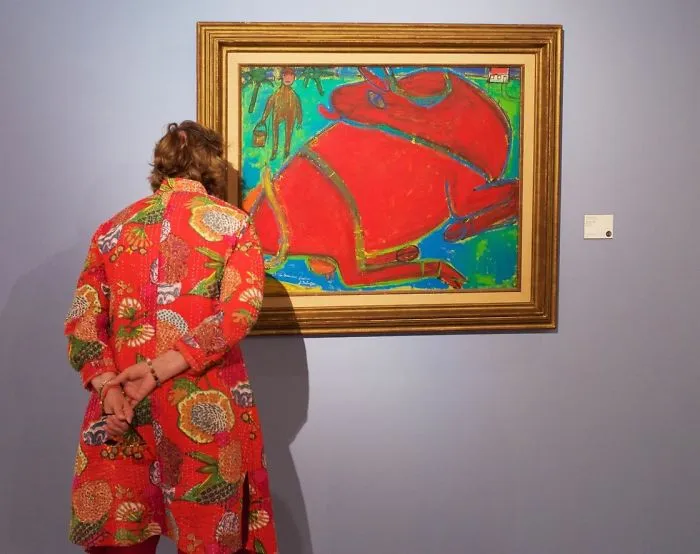Este fotógrafo pasó una eternidad en museos esperando que aparecieran visitantes a juego con las obras de arte, y la espera mereció la pena