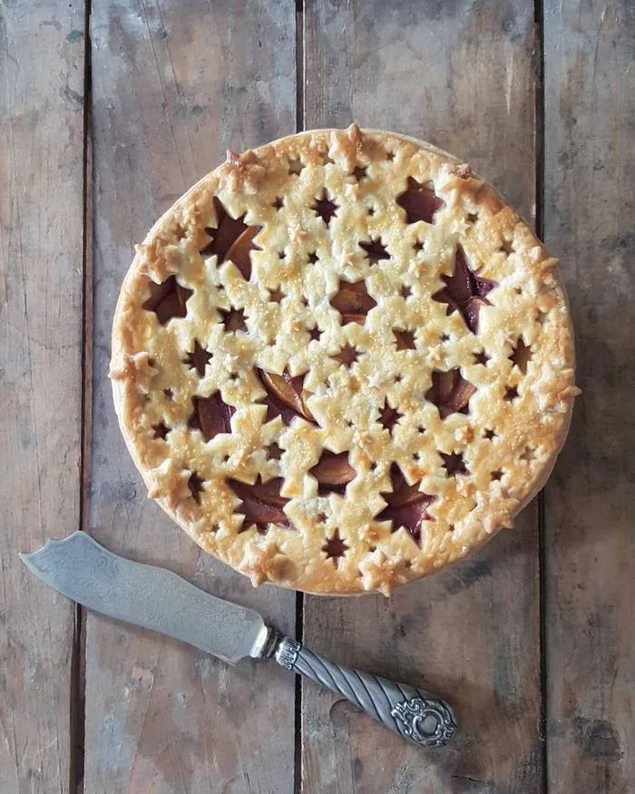 Esta pastelera muestra fotos de antes y despues de hornear sus pasteles con hojaldre, y el resultado es demasiado hermoso para comérselo