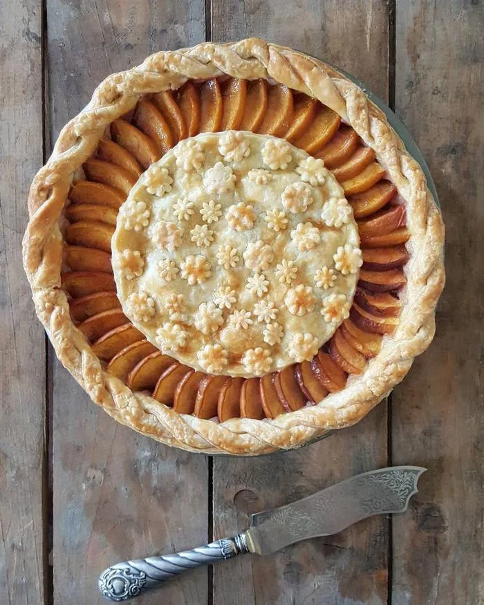 Esta pastelera muestra fotos de antes y despues de hornear sus pasteles con hojaldre, y el resultado es demasiado hermoso para comérselo