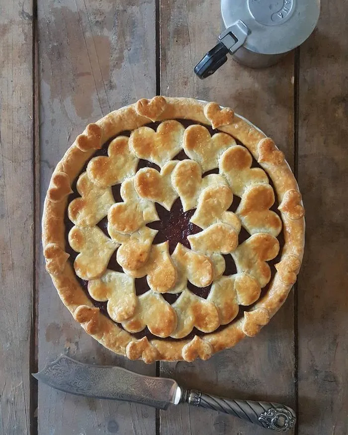 Esta pastelera muestra fotos de antes y despues de hornear sus pasteles con hojaldre, y el resultado es demasiado hermoso para comérselo