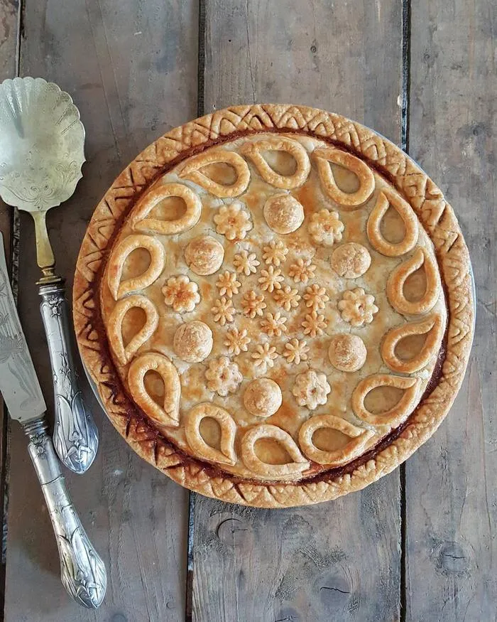 Esta pastelera muestra fotos de antes y despues de hornear sus pasteles con hojaldre, y el resultado es demasiado hermoso para comérselo