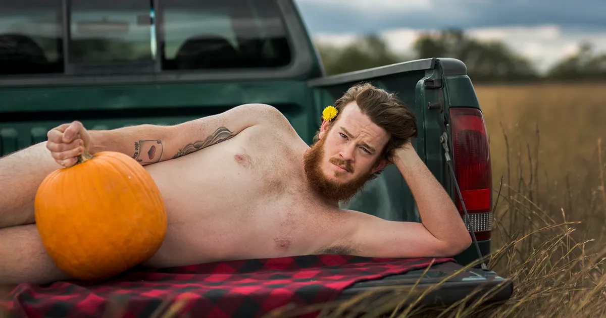 Este marido hizo una sesión de fotos con calabazas para su esposa, y el resultado te acelerará el corazón