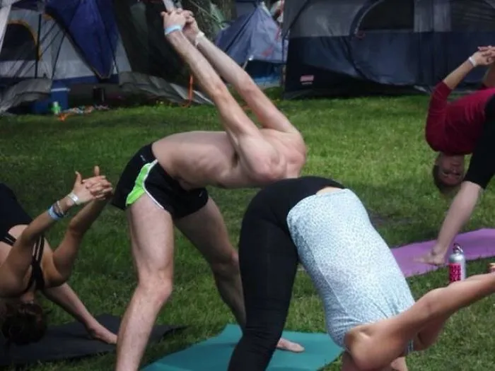 Momento exacto haciendo yoga